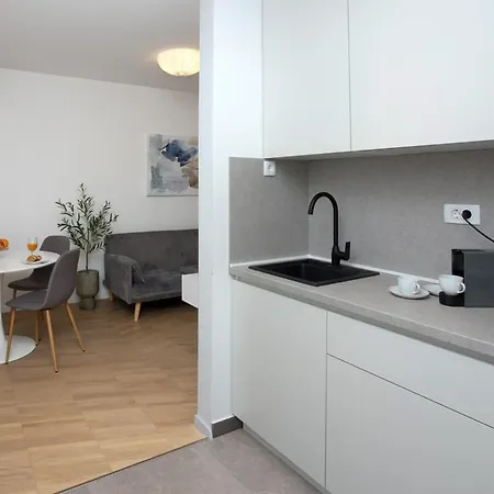 Apartment Village Dream *
